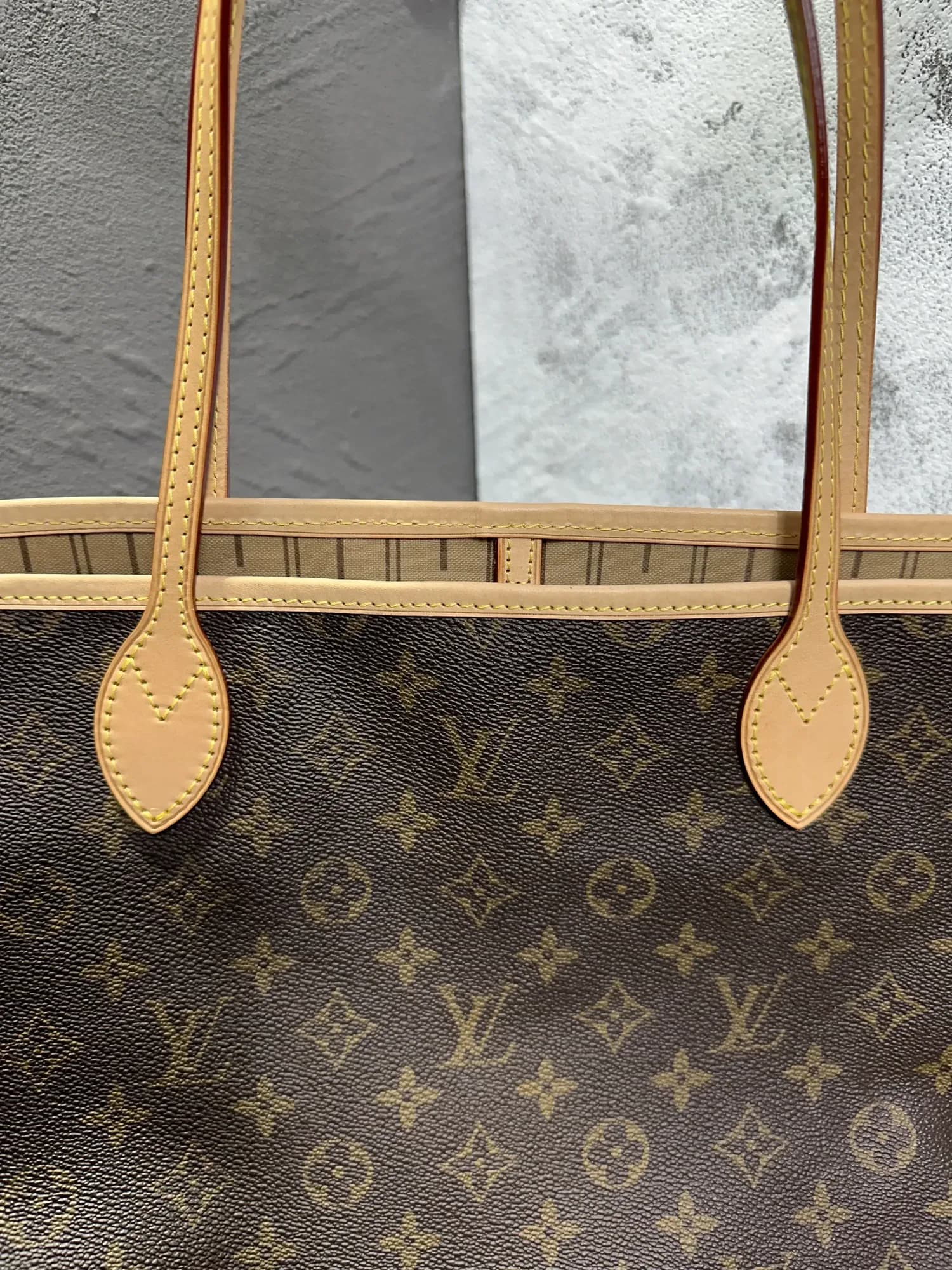 LOUIS VUITTON